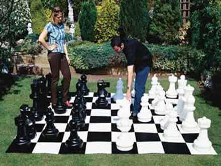 Giant Chess